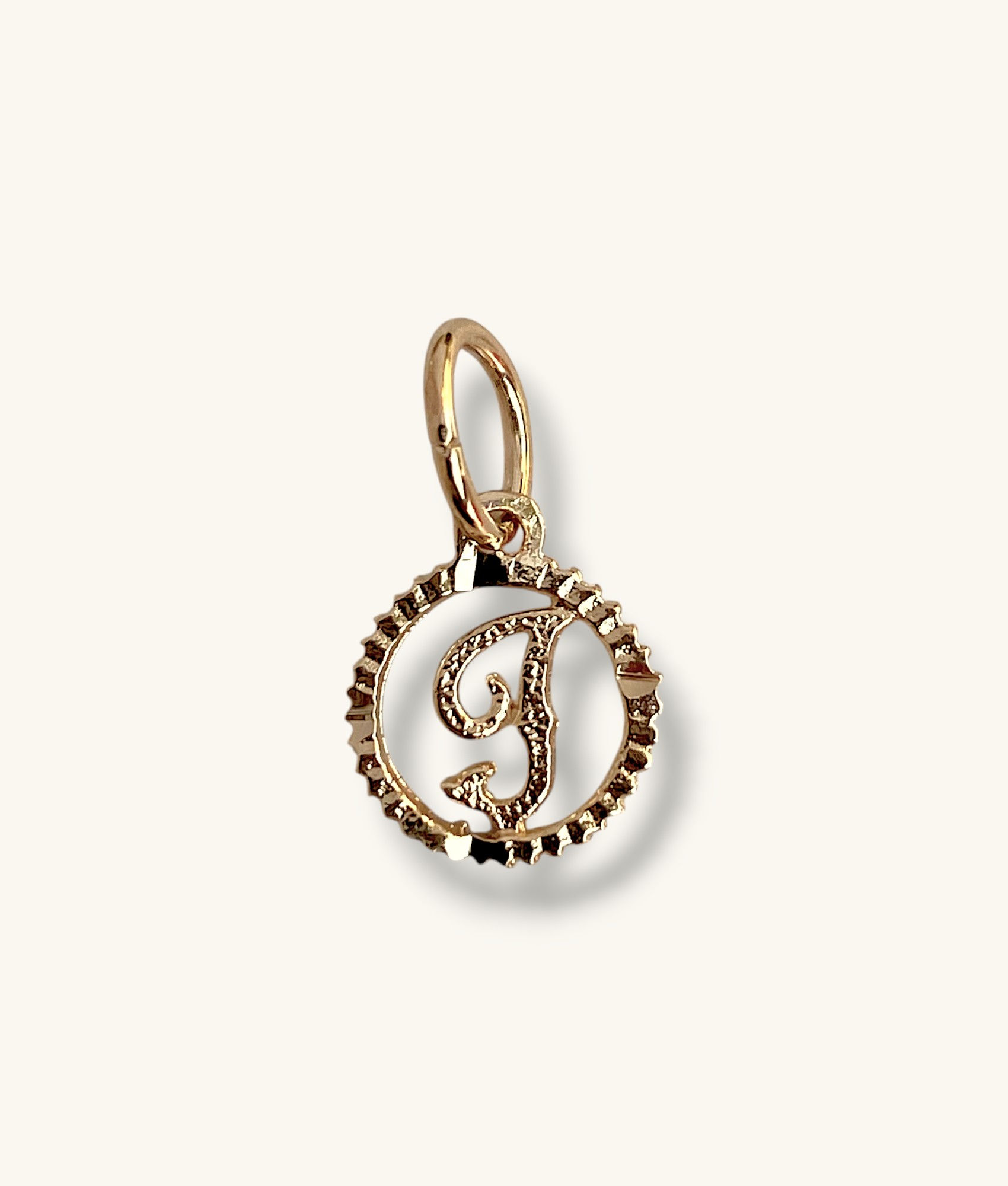 10K VINTAGE CURSIVE INITIAL "J" CIRCULAR TEXTURED BORDER PENDANT/CHARM - CHM10K1