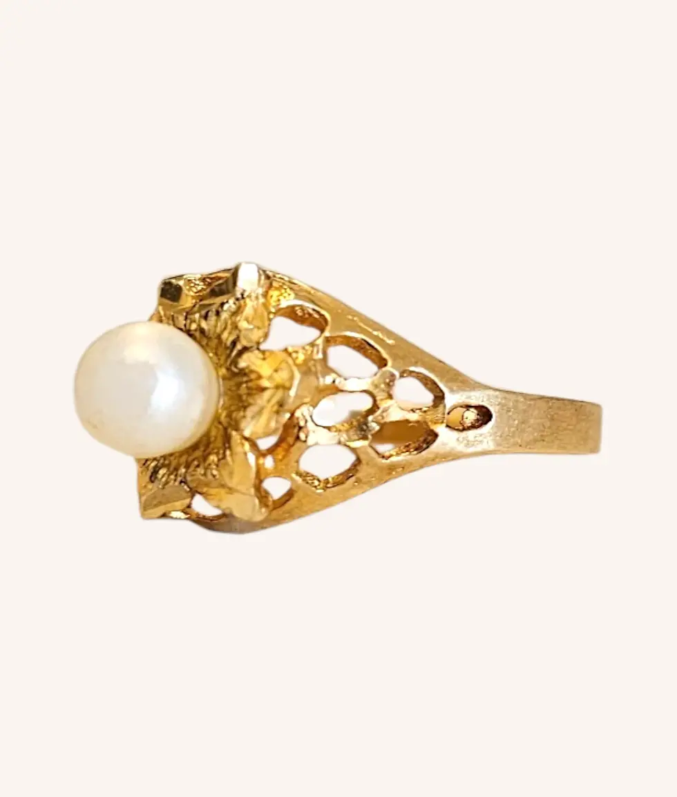 Thumbnail: 10K YELLOW GOLD PEARL FLOWER RING - 01013J