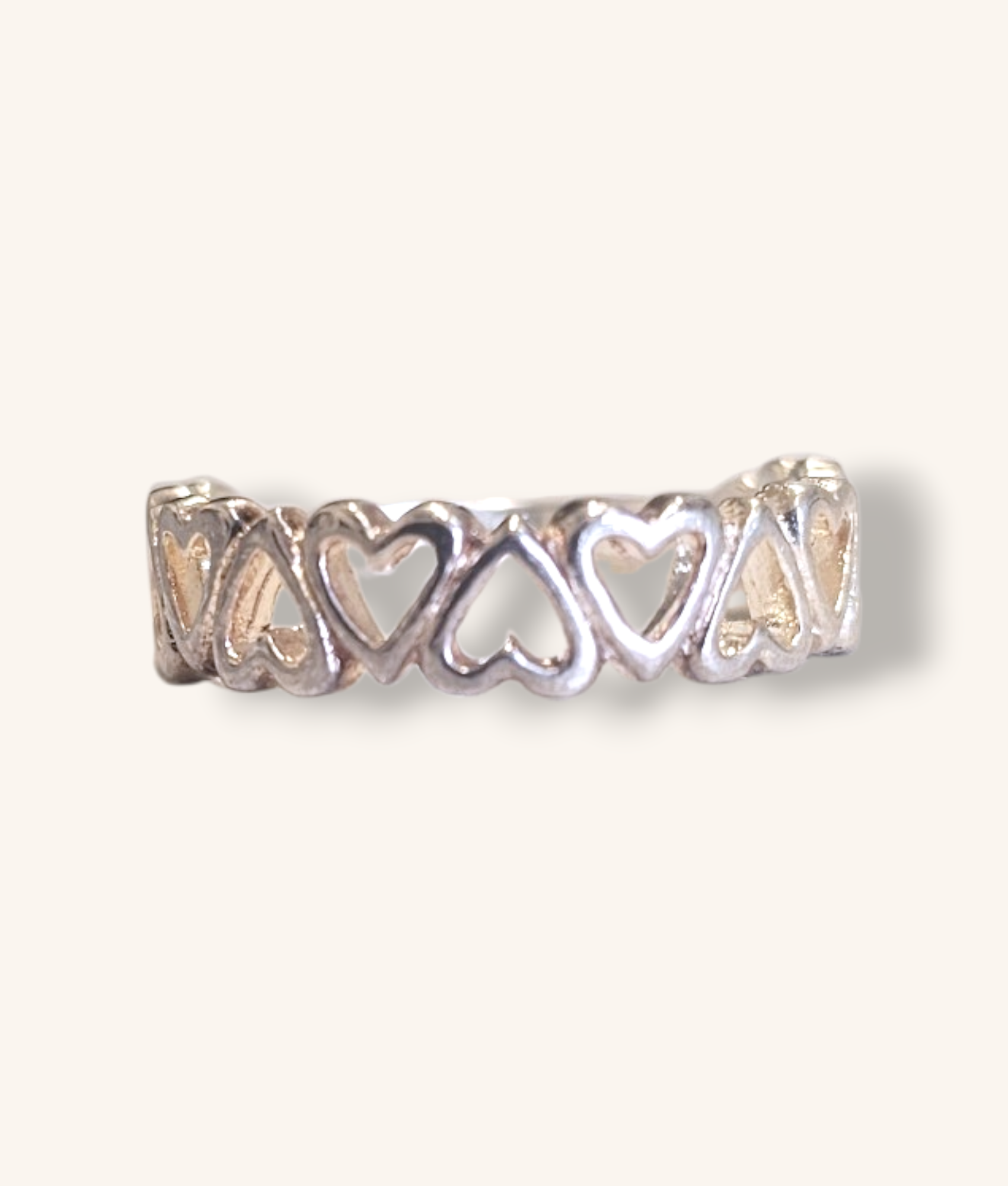 925 SILVER HALF ETERNITY HEART RING - SZ 7 - 01153J