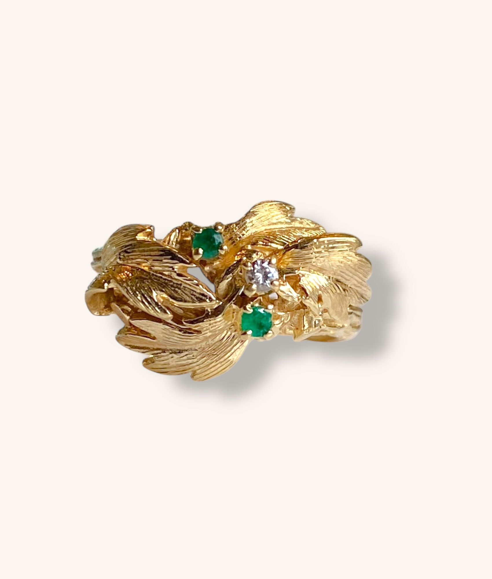 14K VINTAGE TEXTURED FLOWER RING WITH EMERALD AND DIAMOND - H