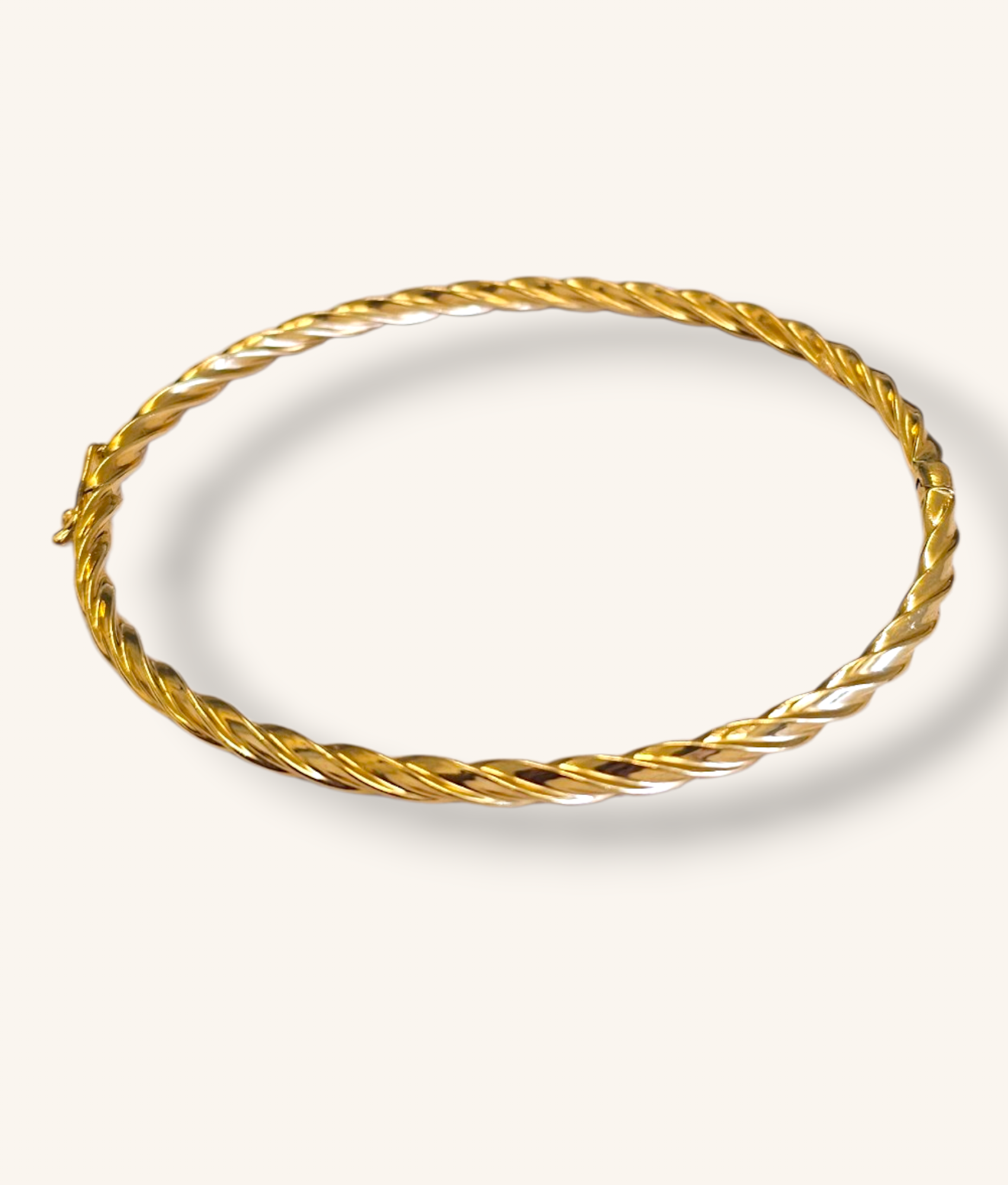 10K YELLOW GOLD TWIST BANGLE - 01138J