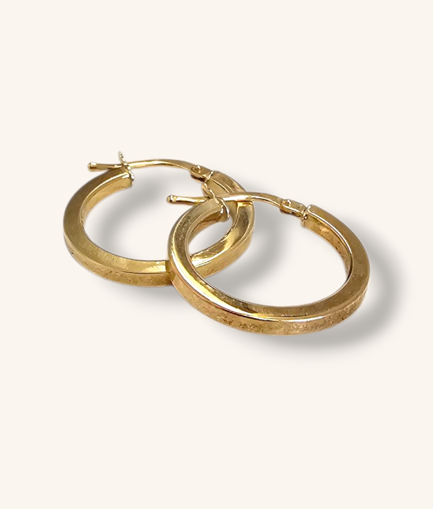 10K GOLD 2mm GLOSSY HOOPS EARRING - 00677J