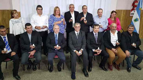 Entregan anillos a policías con 25 y 30 años de servicio