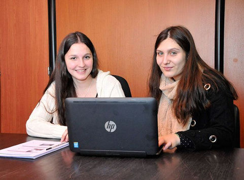 Dos alumnas pampeanas reconocidas en Colombia