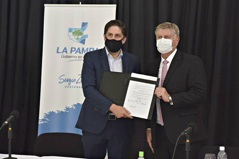 Educación: Anuncian obras por casi $ 1.000 millones para La Pampa y entrega de 200 notebooks