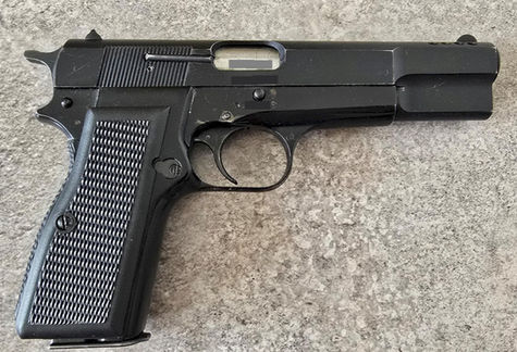 Una policía deberá pagar $755 mil por la pérdida de su arma reglamentaria
