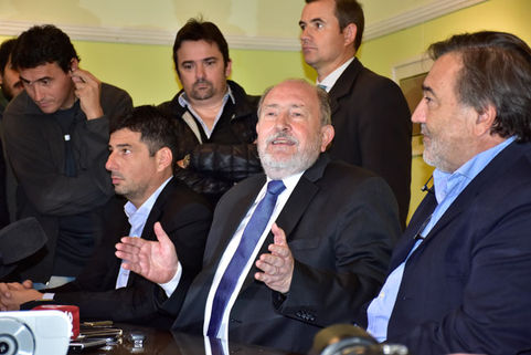 "Defiendo a La Pampa, no es mi problema que Macri se enoje", retrucó Verna