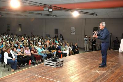 Stamateas disertó en el marco del Día Internacional de la Eliminación de la Violencia contra la Muje