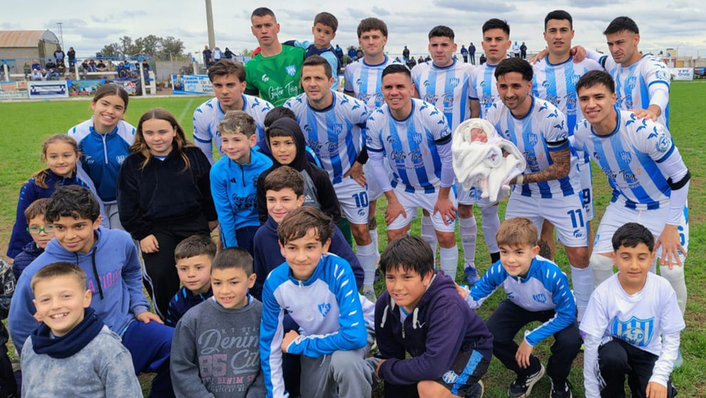 Deportivo Winifreda aseguró el primer puesto de la Zona C y espera rival para los cuartos de final