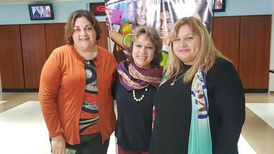 Elena Moncada presentó su libro "YO ELIJO contar mi historia"