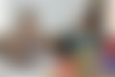 Una mujer jubilada y un joven terminaron la escuela primaria