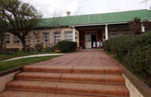 Winifreda: Escuela 104 sigue sin agua tratada