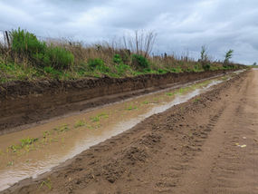 Las lluvias pusieron a prueba el nuevo desagüe de Winifreda y la obra respondió de manera favorable