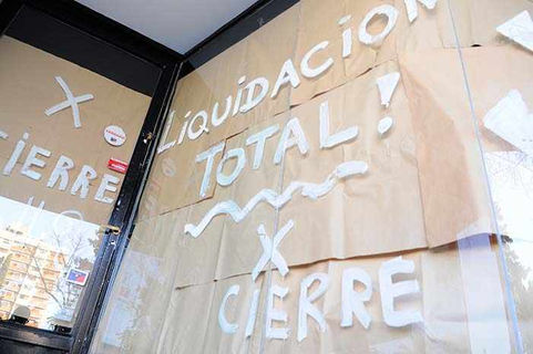 Ya cerraron tantos comercios como en todo 2016