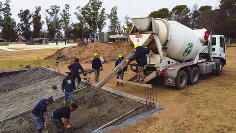 El camión hormigonero de la CEW: un aliado clave para la construcción en la región