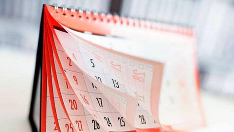 El 17 de agosto es «feriado nacional» y El 19 es «no laborable»