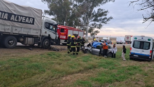 Tragedia en la Ruta 5: un hombre de 70 años murió tras chocar de frente contra un camión cerca de Anguil