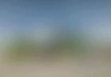 Dejó a su hijo encerrado en un auto para ir a un bar y fue condenada a pagar más de $323 mil