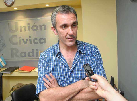 Poli Altolaguirre : ''Ardohain defiende lo indefendible''