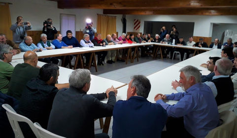 Adriana García se reunió con otros intendentes: «Nos desborda la demanda social»