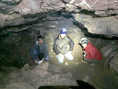 Encuentran una cueva cerca de Puelén