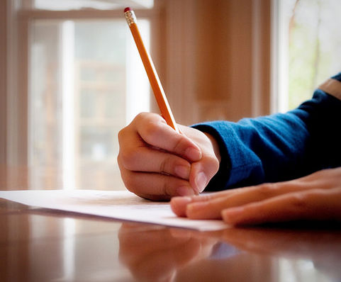 Convocatoria a escritores para la elección y publicación de obras literarias