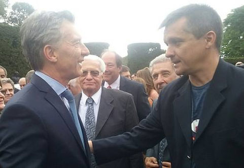 Los tres colores y la normalidad de la turbulencia