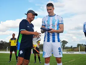 Emotivo homenaje a Julio Furch en Toay antes del partido entre La Barranca y Winifreda