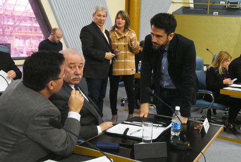 Universidades: El PJ y el Frepam rechazan recorte. El PRO defendió el ''ajuste''