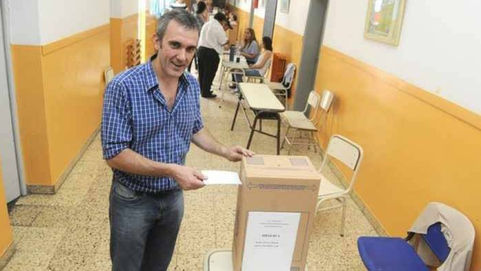 Altolaguirre: «La ola te sube o te golpea»