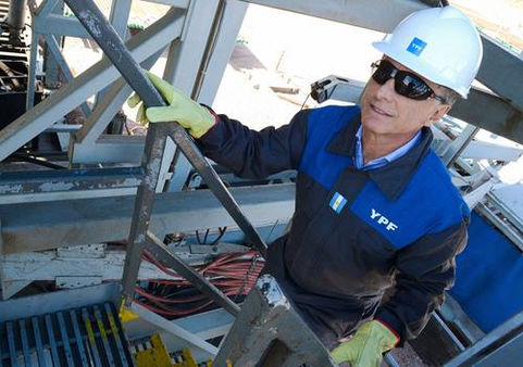 Macri pidió a provincias y municipios que eliminen impuestos a los servicios