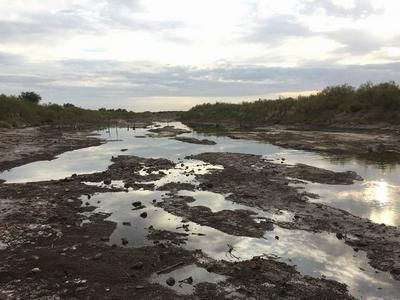 Solo ingresa ''Salmuera'' en el río Salado