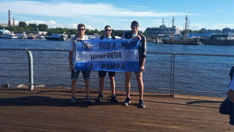 Winifredenses en San Petersburgo alentando a la Selección Nacional (video)