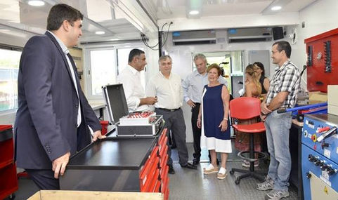 Educación Técnica Profesional: fueron presentadas 2 nuevas aulas móviles
