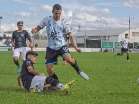 Duro traspié de Deportivo Winifreda en su visita a Racing de Castex