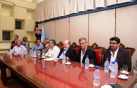 Verna advirtió de trolls del macrismo y avisó que podría hacer un ajuste