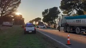 Choque en cadena en la Ruta 5: un camión embistió a vehículos detenidos por obras