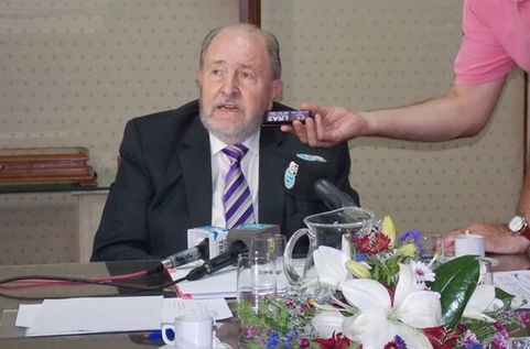 Carlos Verna en Colonia Barón: “Si Macri paga, juro que condono la deuda”