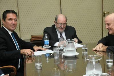 Apoyo económico para el dictado de Enfermería