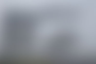 Una espesa niebla cubrió la región y redujo la visibilidad durante gran parte de la mañana