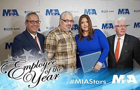 En Miami, la empleada del año es de 25 de Mayo