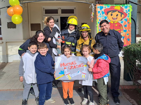 Bomberos Voluntarios de Winifreda compartieron una jornada educativa con alumnos de la Escuela N° 104