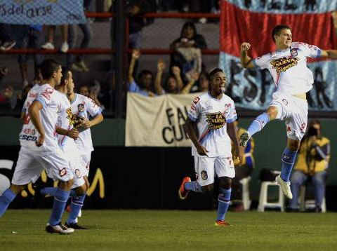 Hace 7 años, Julio Furch debutaba en la Copa Libertadores con un gol