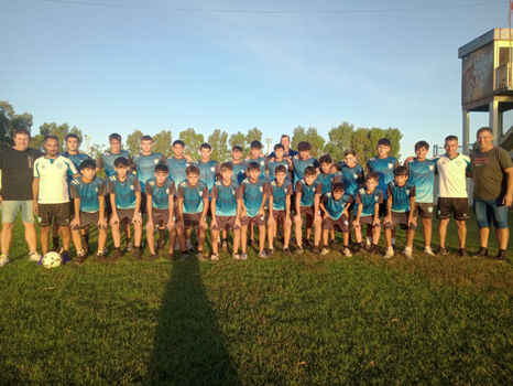 Los pibes del Deportivo Winifreda viajan a Buenos Aires para una experiencia formativa inolvidable
