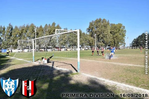 El penal de Maxi Alles le dio el triunfo al Deportivo Winifreda