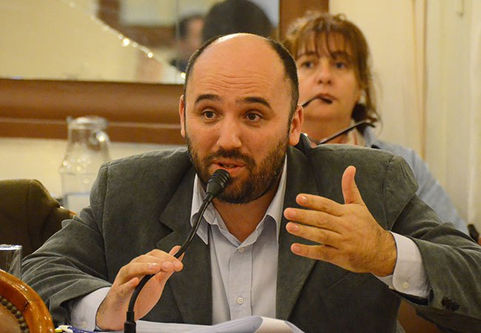 ''Si Torroba no va, soy candidato''