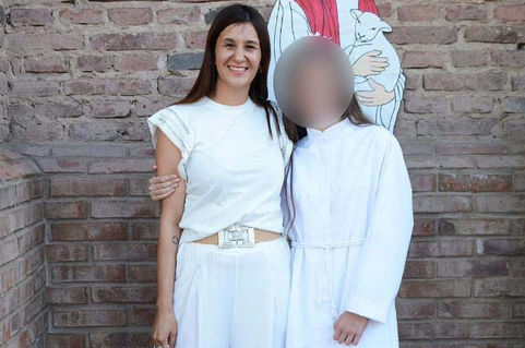 Una madre denuncia el apartamiento de su hija y cuestiona una orden judicial que le impide nombrarla públicamente
