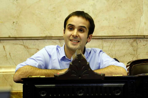 Martín Maquieyra chicanea a legisladores peronistas