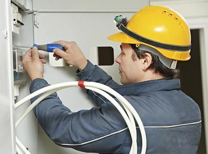 Entregan certificados a alumnos del taller de capacitación en electricidad