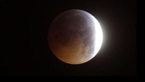 Hoy se podrá ver un eclipse lunar